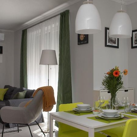 Sunny Home Near Bud With 2Br, Ac And Free Parking Vecses Luaran gambar
