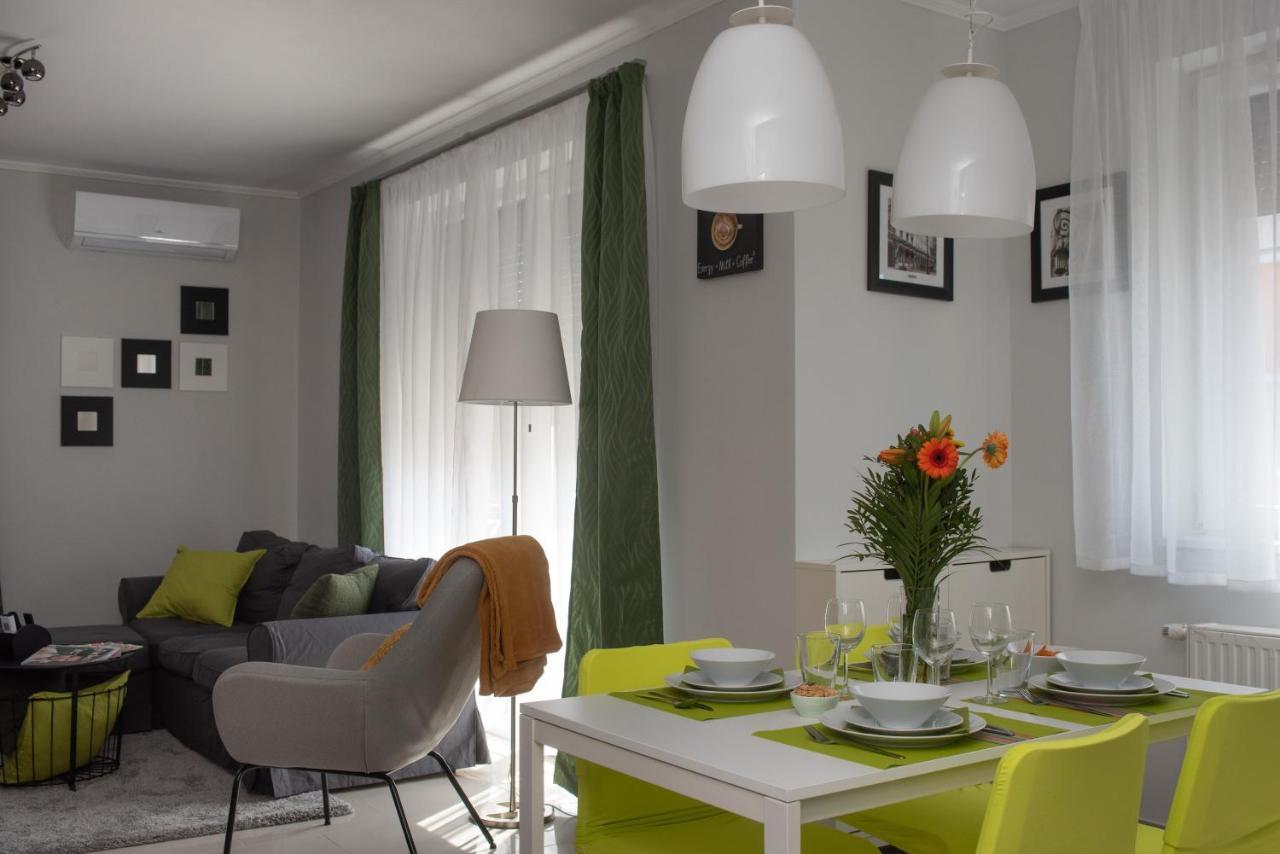 Sunny Home Near Bud With 2Br, Ac And Free Parking Vecses Luaran gambar