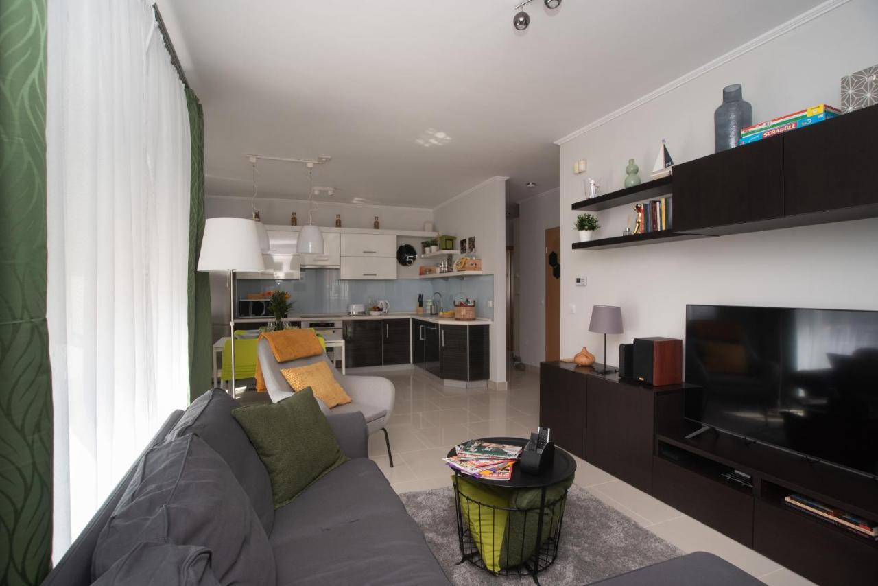 Sunny Home Near Bud With 2Br, Ac And Free Parking Vecses Luaran gambar