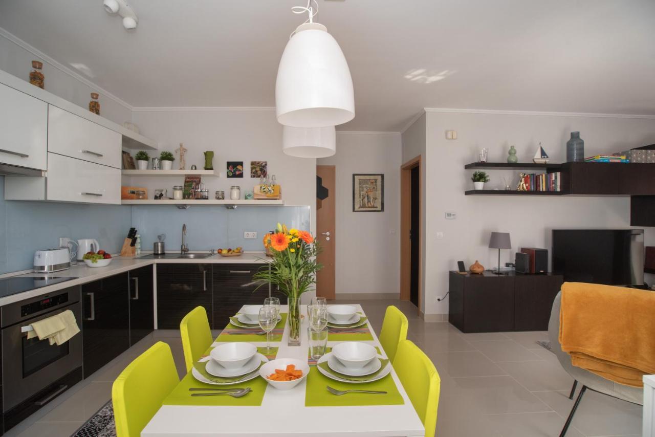 Sunny Home Near Bud With 2Br, Ac And Free Parking Vecses Luaran gambar